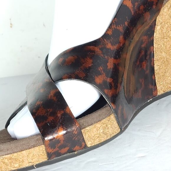 UGG Women's HAZEL Tortoise Shell US7 Patent Leather Cork Wedge Slingback Sandals - Picture 15 of 16